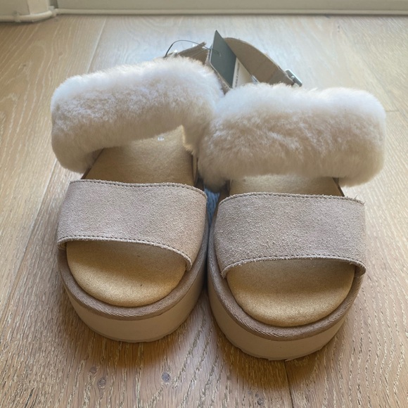 EMU Australia's Durack Stinger Sandals - Picture 2 of 7